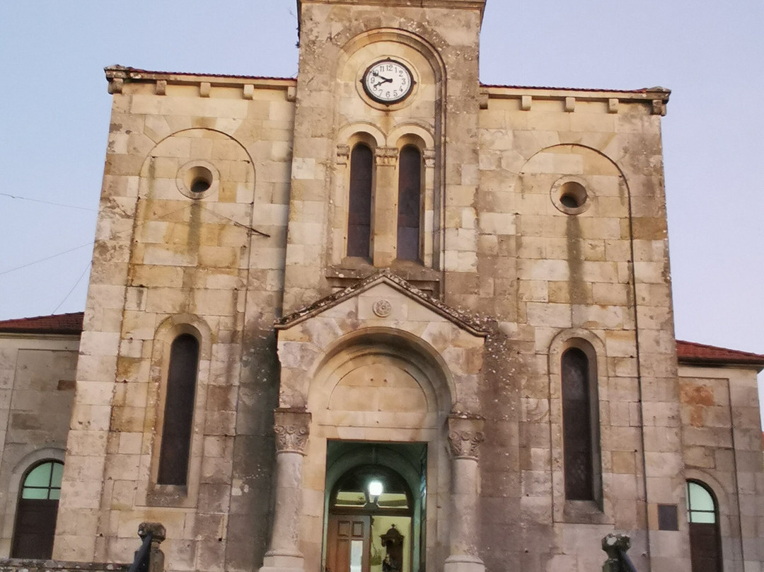 Igrexa De Santa María Das Dores景点图片