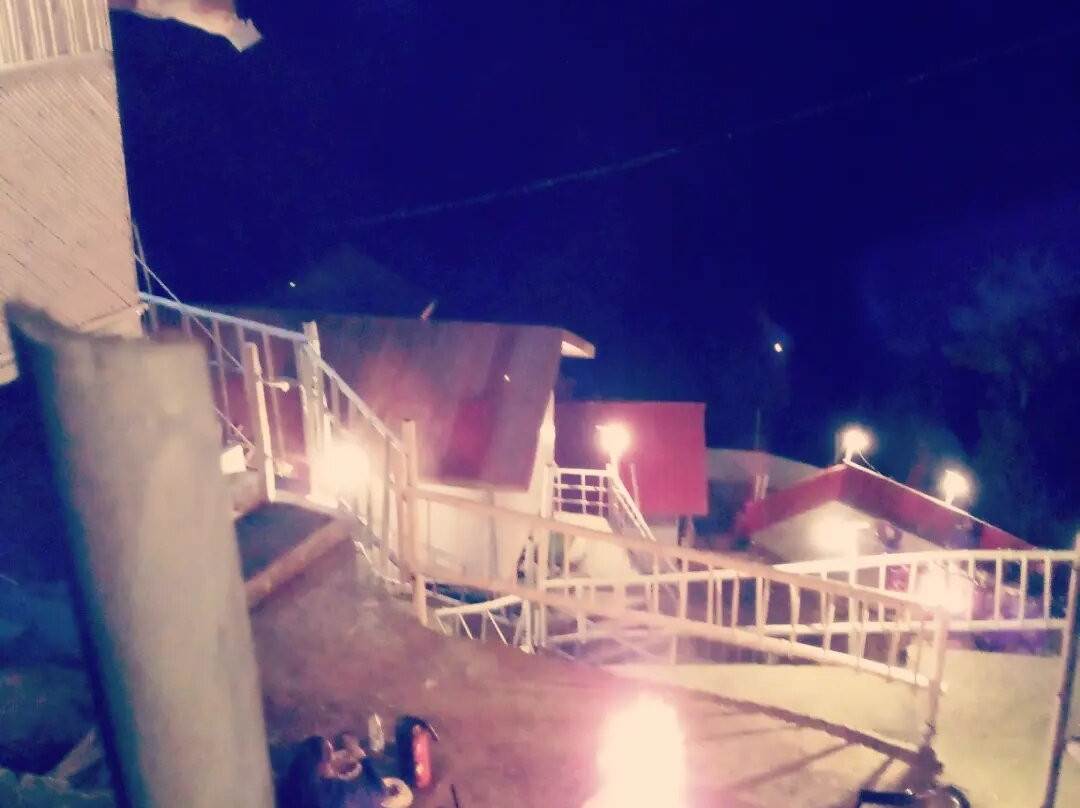 The Wonderland Cottages & Cafe