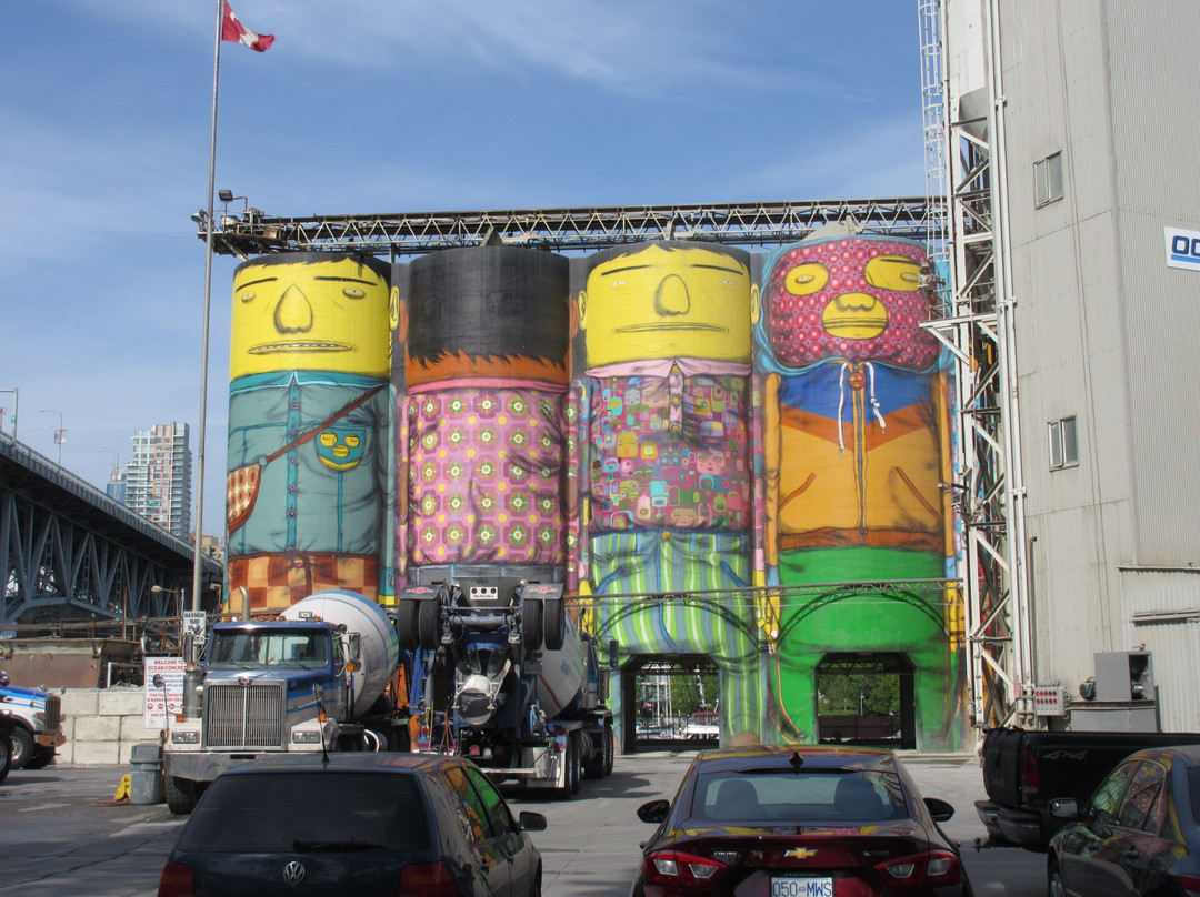 Granville Giants Murals-温哥华必去景点