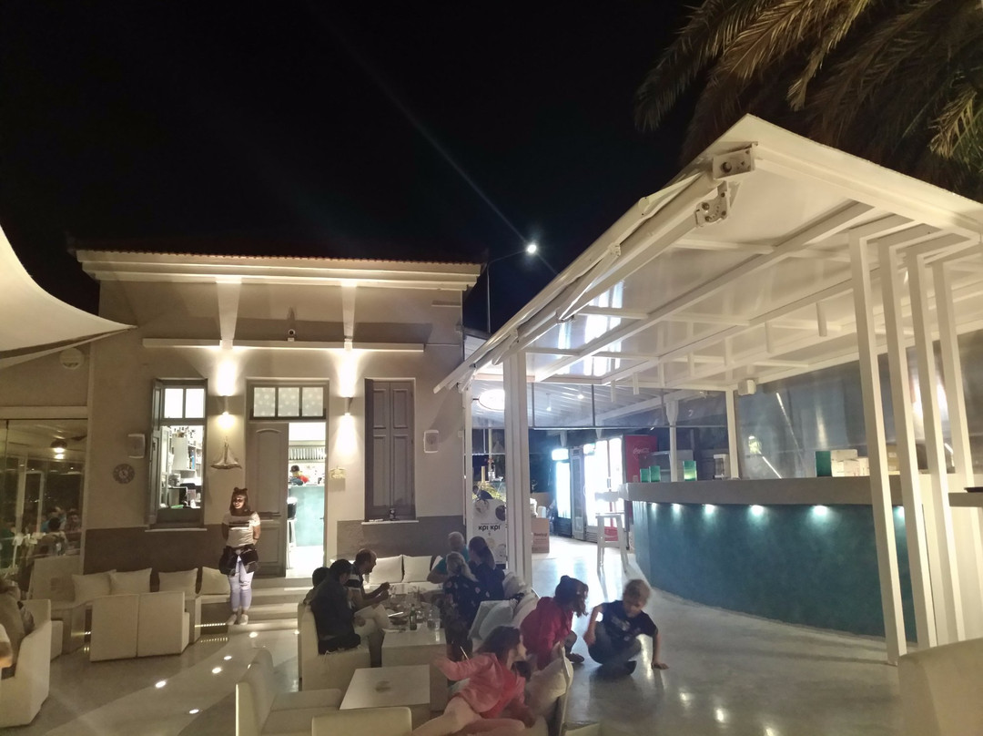 Varia餐馆和美食-Istoriko