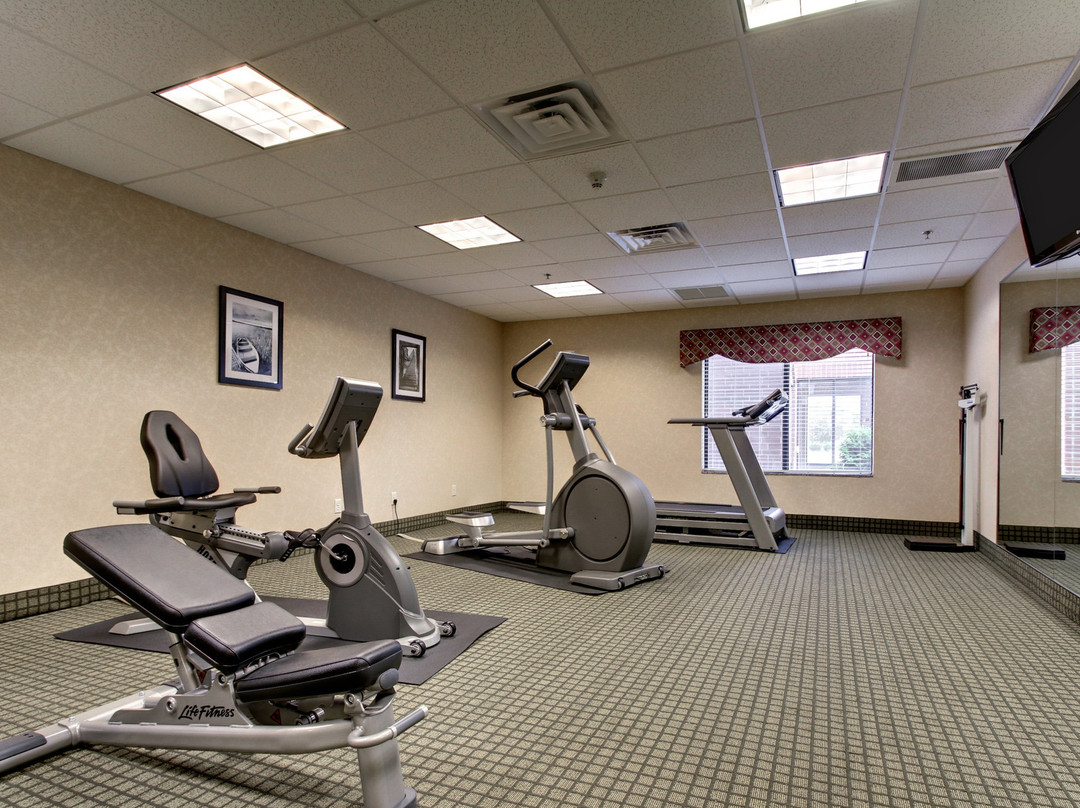 Holiday Inn Express & Suites Peru - LaSalle Area by IHG主图