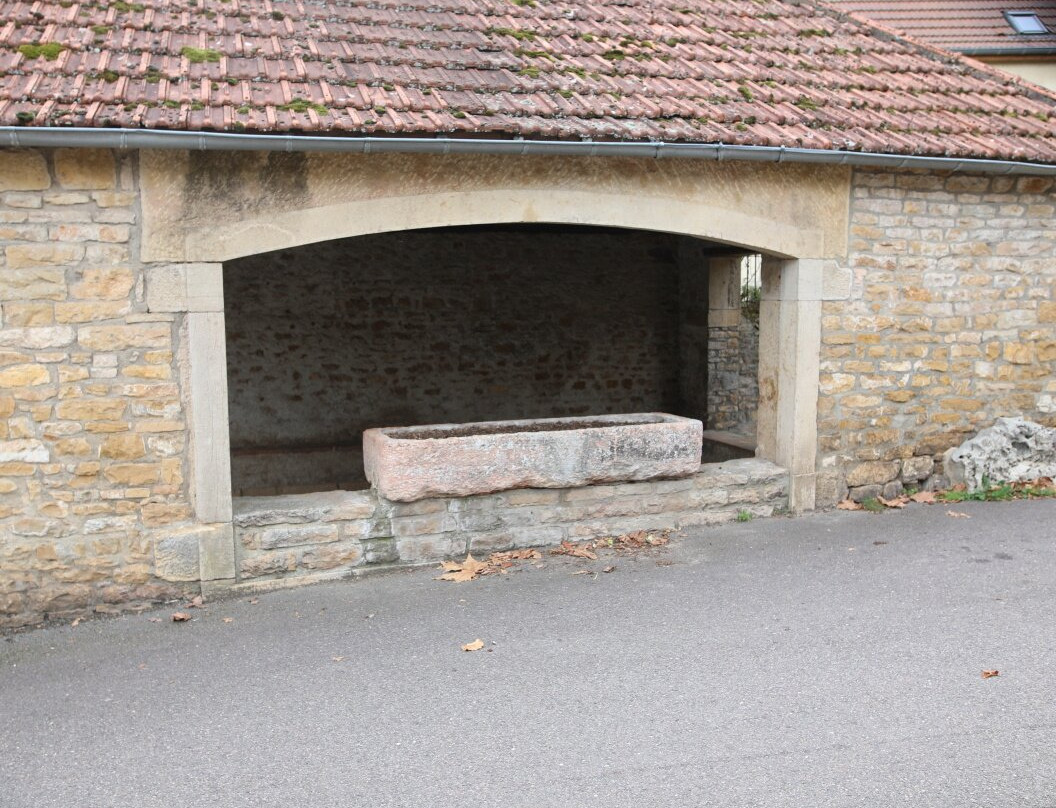 Lavoir De La Fontaine De Barrange景点图片