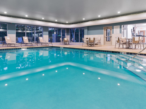 智选假日套房酒店梅迪纳主图