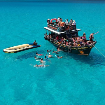 Barco Holandes Voador Black-阿拉伊阿尔港必去景点