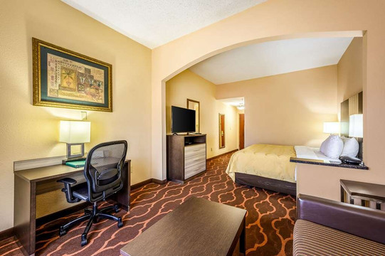 Quality Inn & Suites Huntsville Research Park Area主图