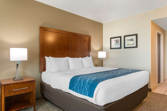 塔瓦雷斯北舒适套房酒店主图