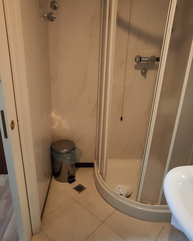 Canadian Hotel主图