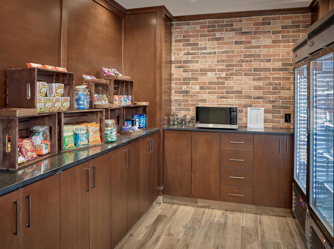 Four Points by Sheraton Edmonton West主图