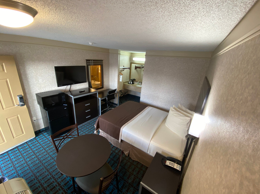 Deluxe Inn Fayetteville主图