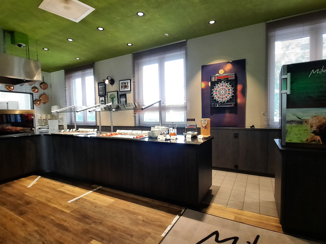 宜必思尚品图宾根酒店主图