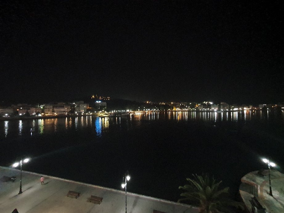 帕里瑞亚酒店主图