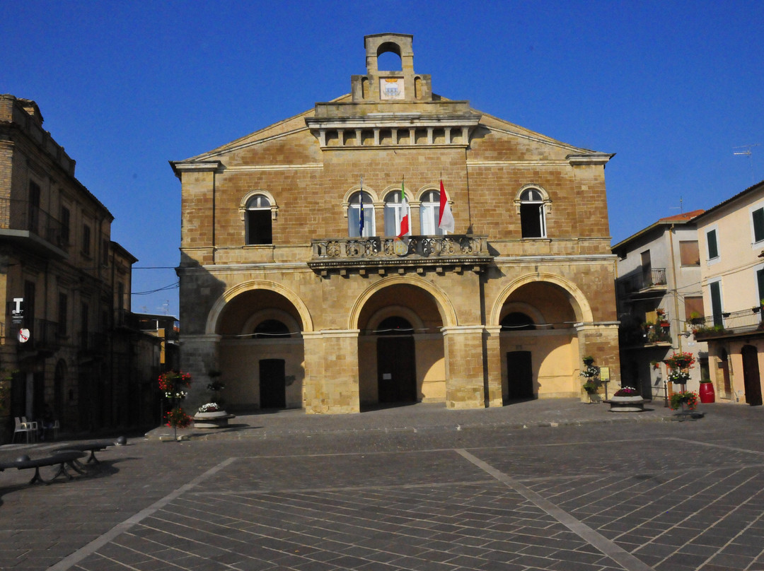 Palazzo del Municipio-Rocca San Giovanni必去景点