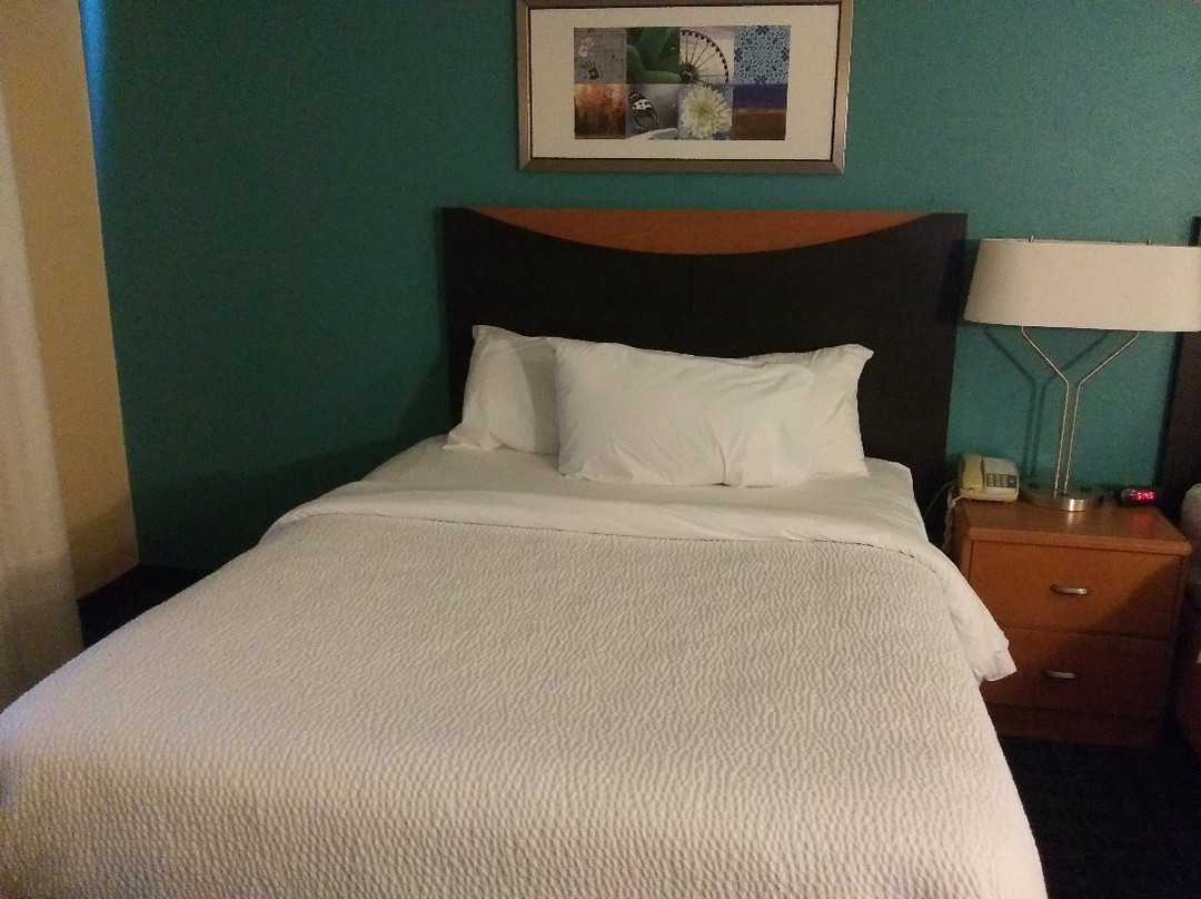 林肯万枫酒店主图