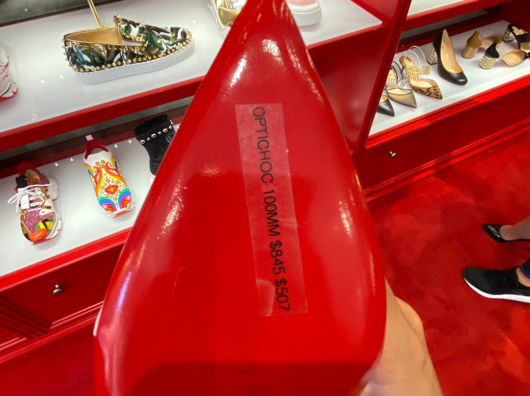 Christian Louboutin Outlet-卡巴宗必去景点