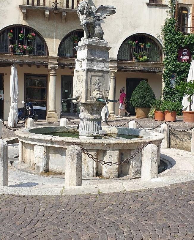 Fontana Maggiore景点图片