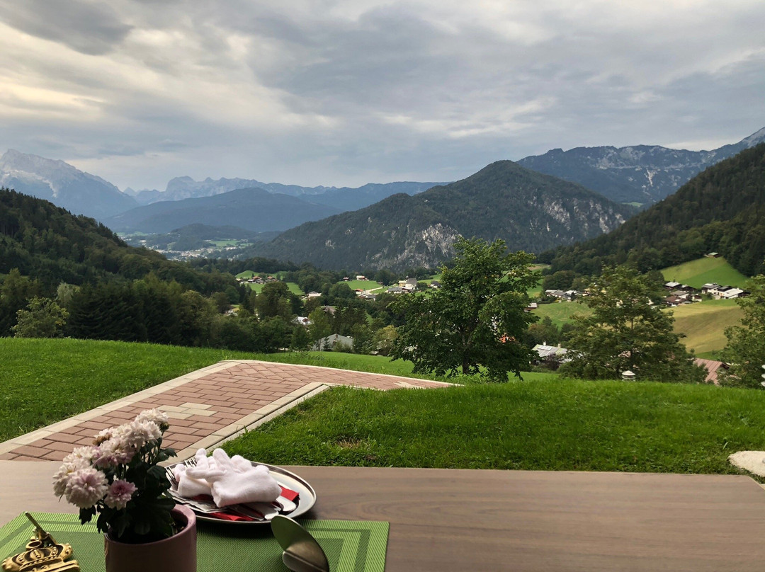 丹尼格勒亨安培酒店主图