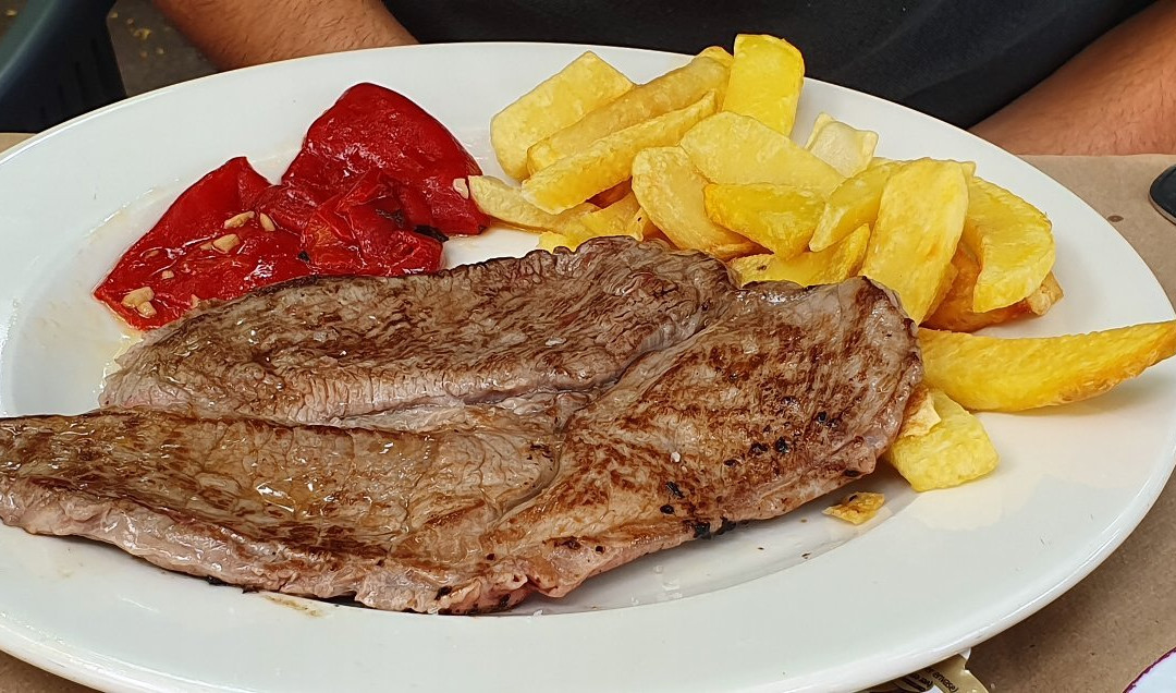 文塔德埃萨拉尔酒店主图