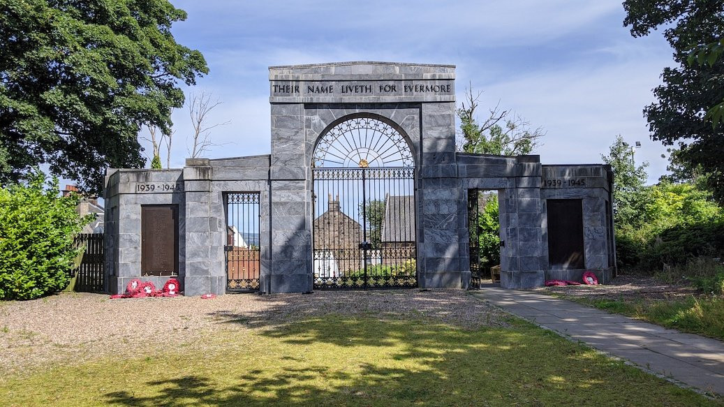 Kirkintilloch War Memorial景点图片