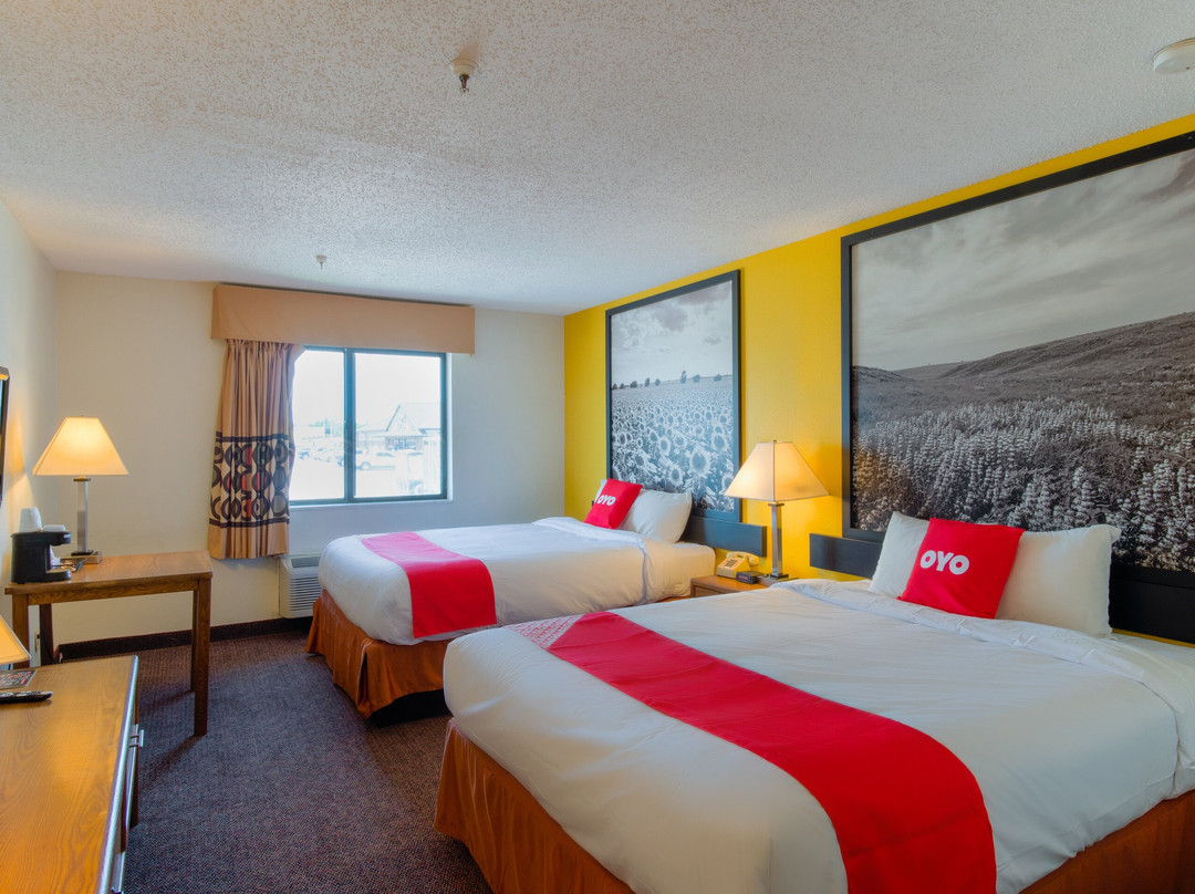 Super 8 by Wyndham Pratt主图