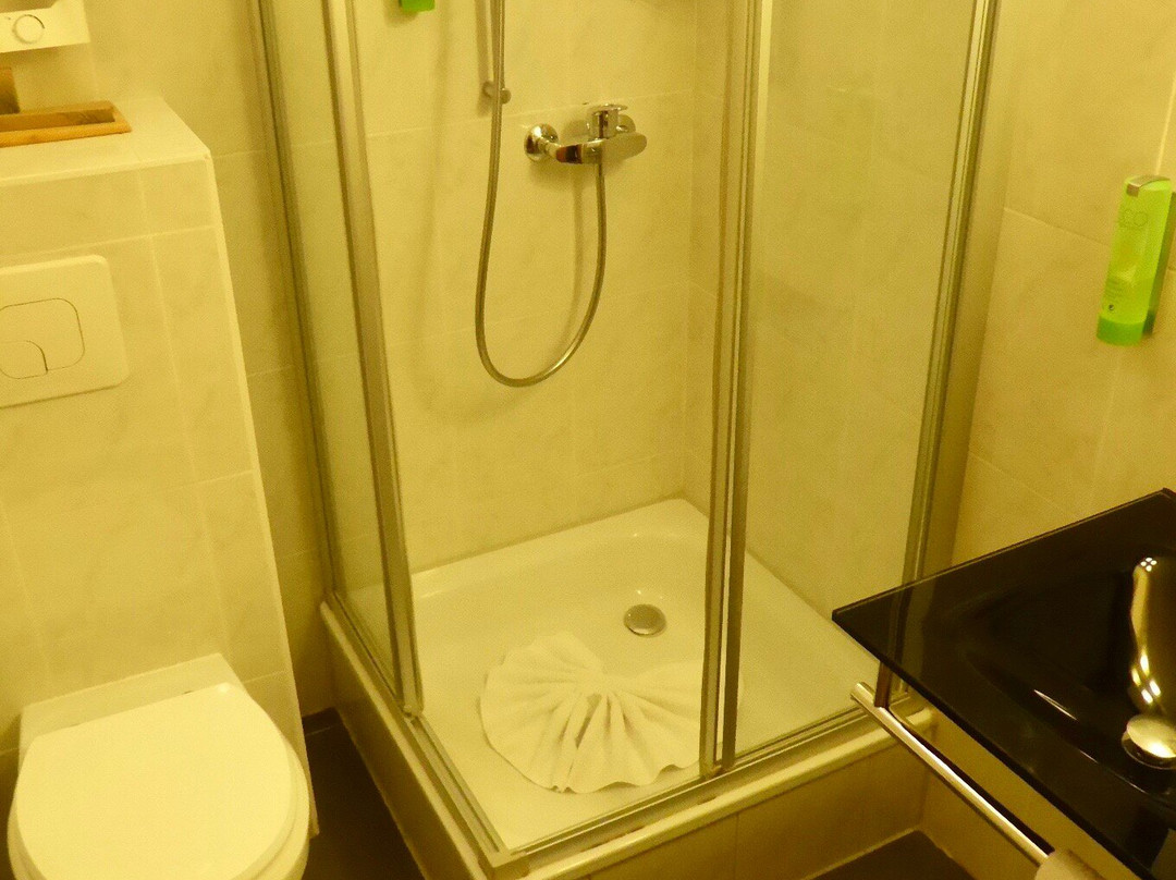 Hotel Alpha主图
