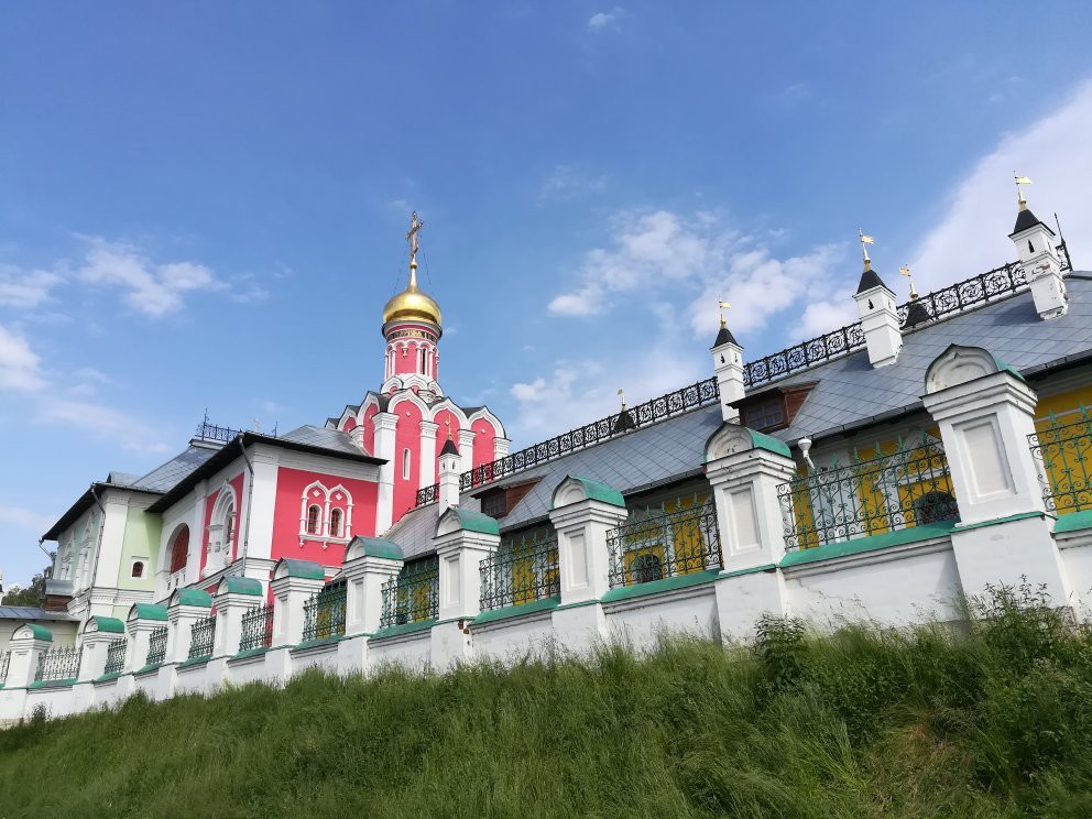 Svyatykh Tsarstvennykh Muchenikov i Starosterptsev Church景点图片