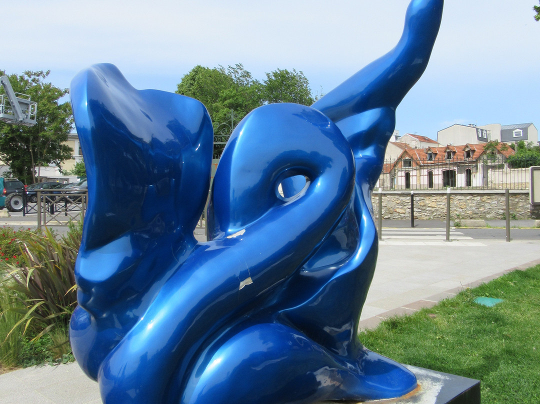 Place Foch-Gagny必去景点