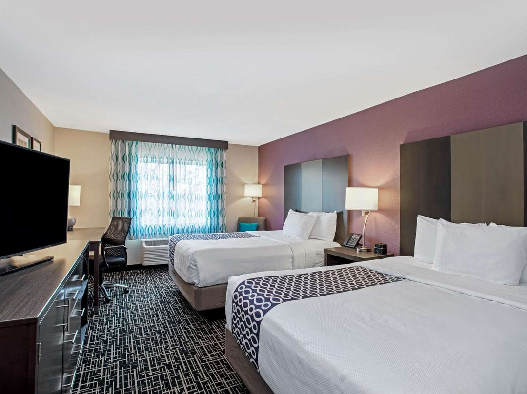 La Quinta Inn & Suites By Wyndham Fayetteville主图