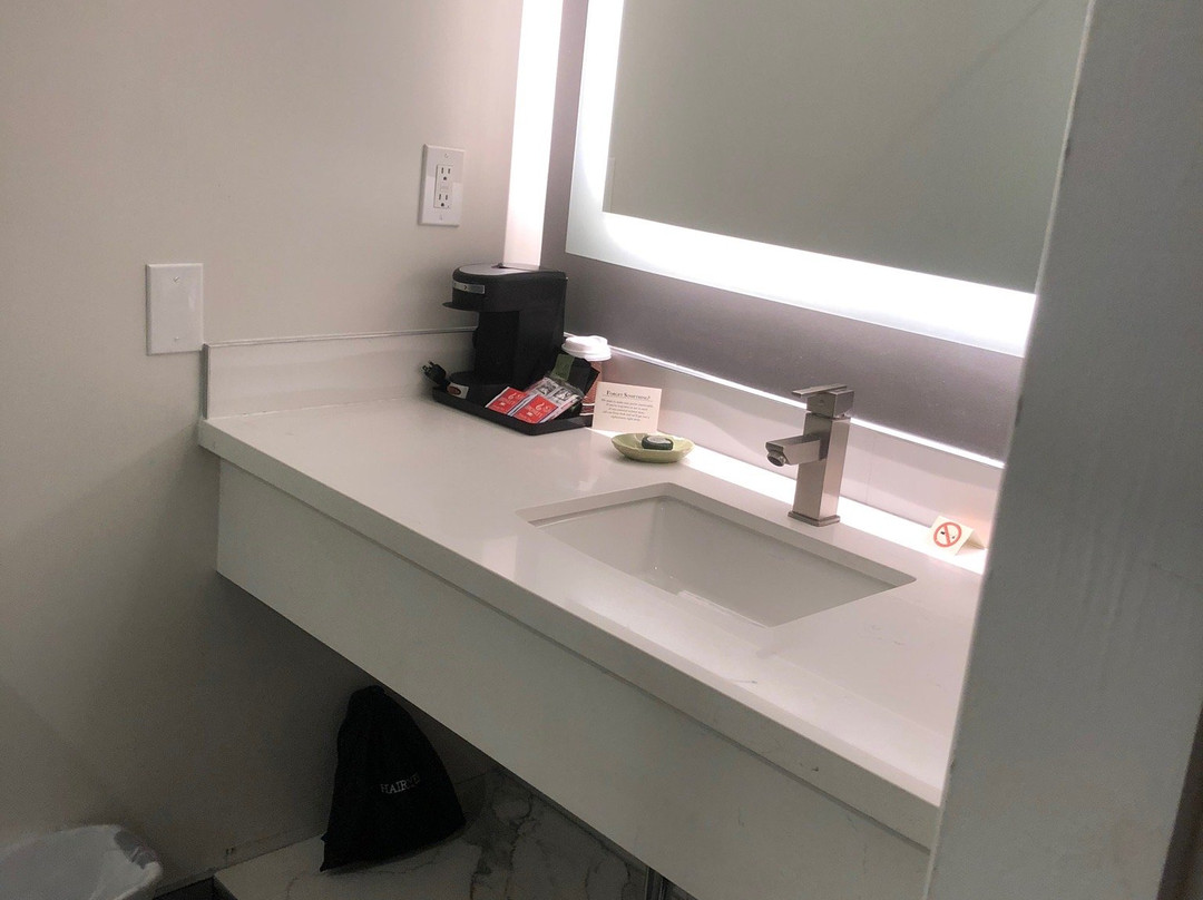 Hi View Inn & Suites主图