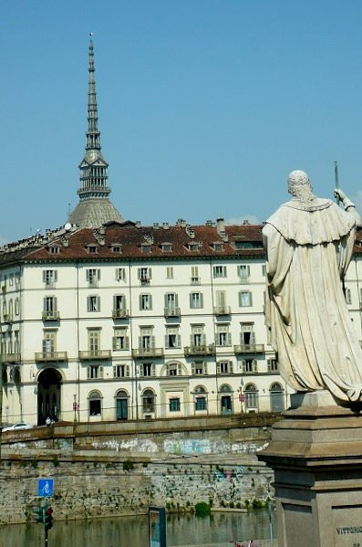 Piazza Vittorio Veneto-都灵必去景点