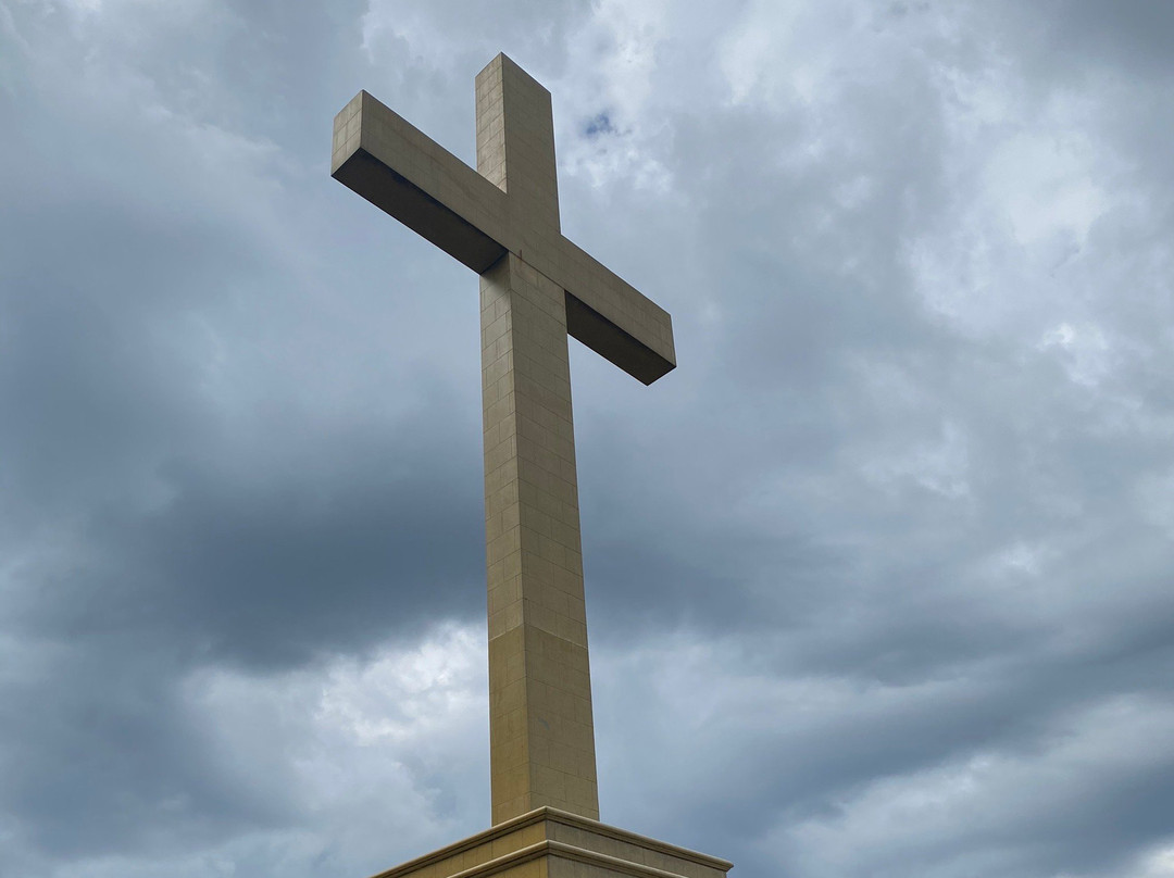 Mount Macedon Memorial Cross-马其顿山必去景点