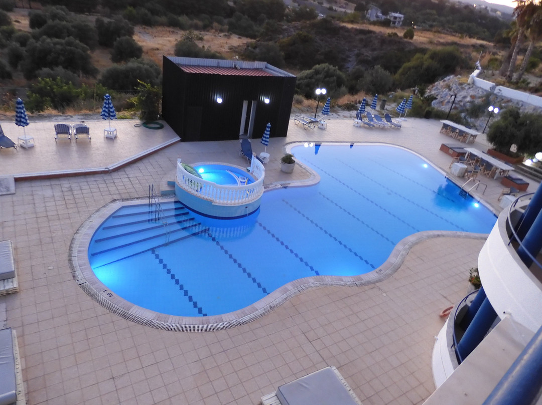 上坎波什酒店主图