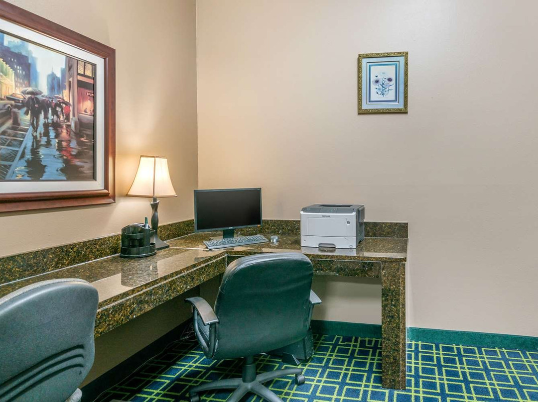 杰斐逊城快捷假日酒店主图