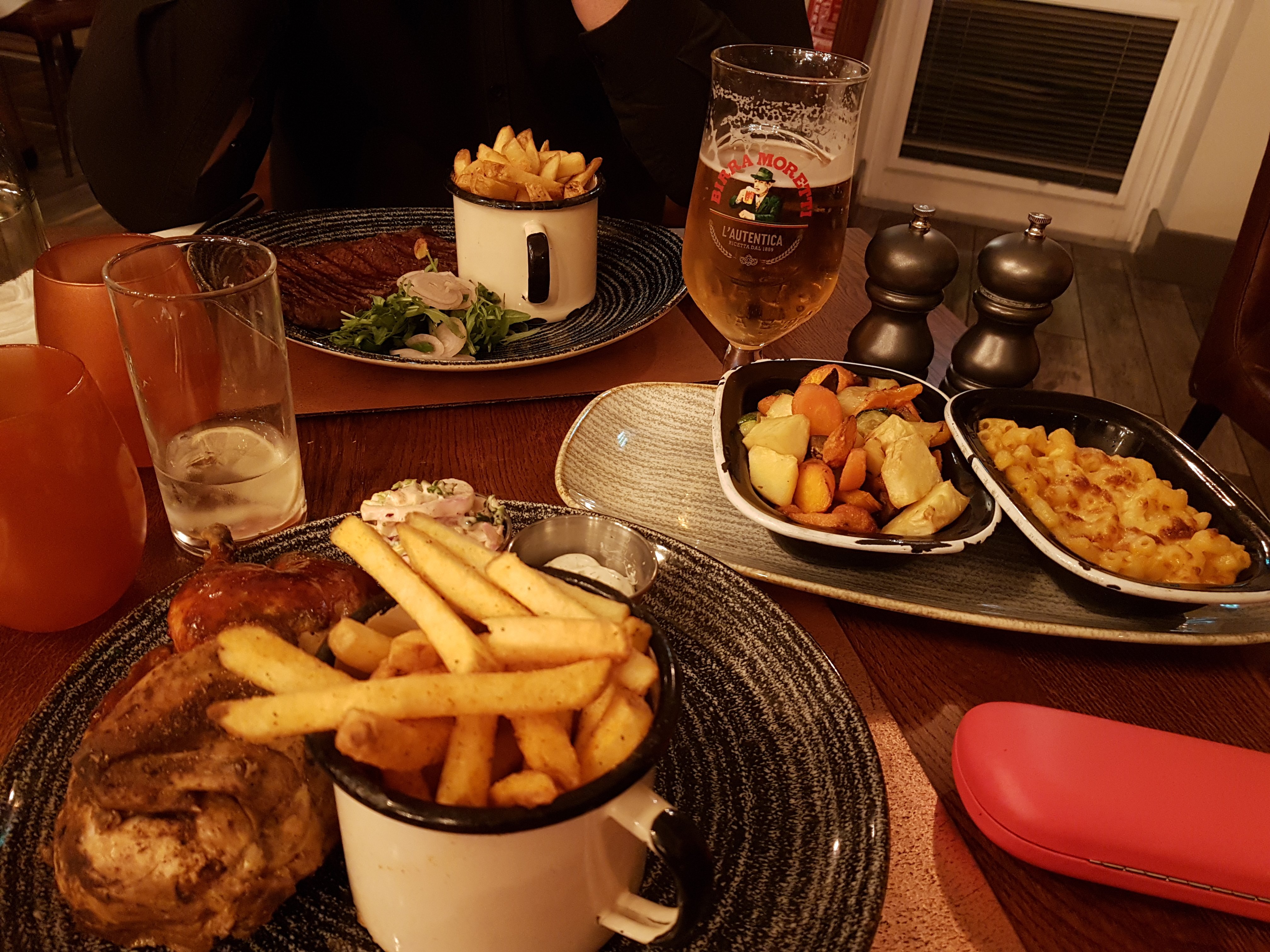 纽波特希尔顿酒店-餐饮
