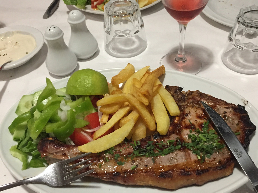 Two Flowers Hotel主图