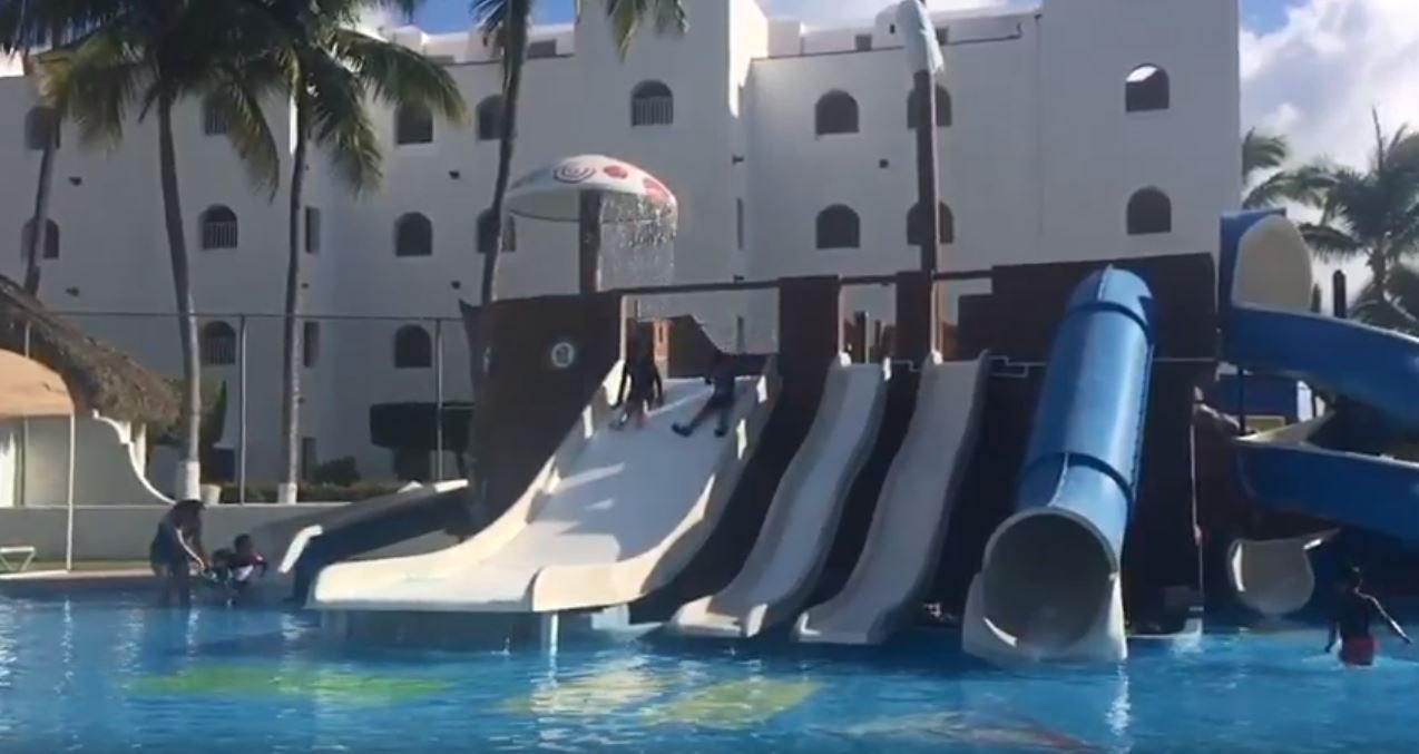 Hotel Tesoro Manzanillo-泳池