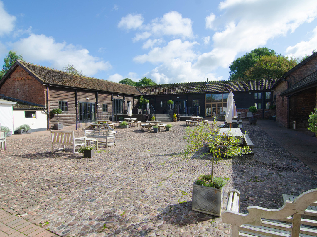 Muddifords Court主图