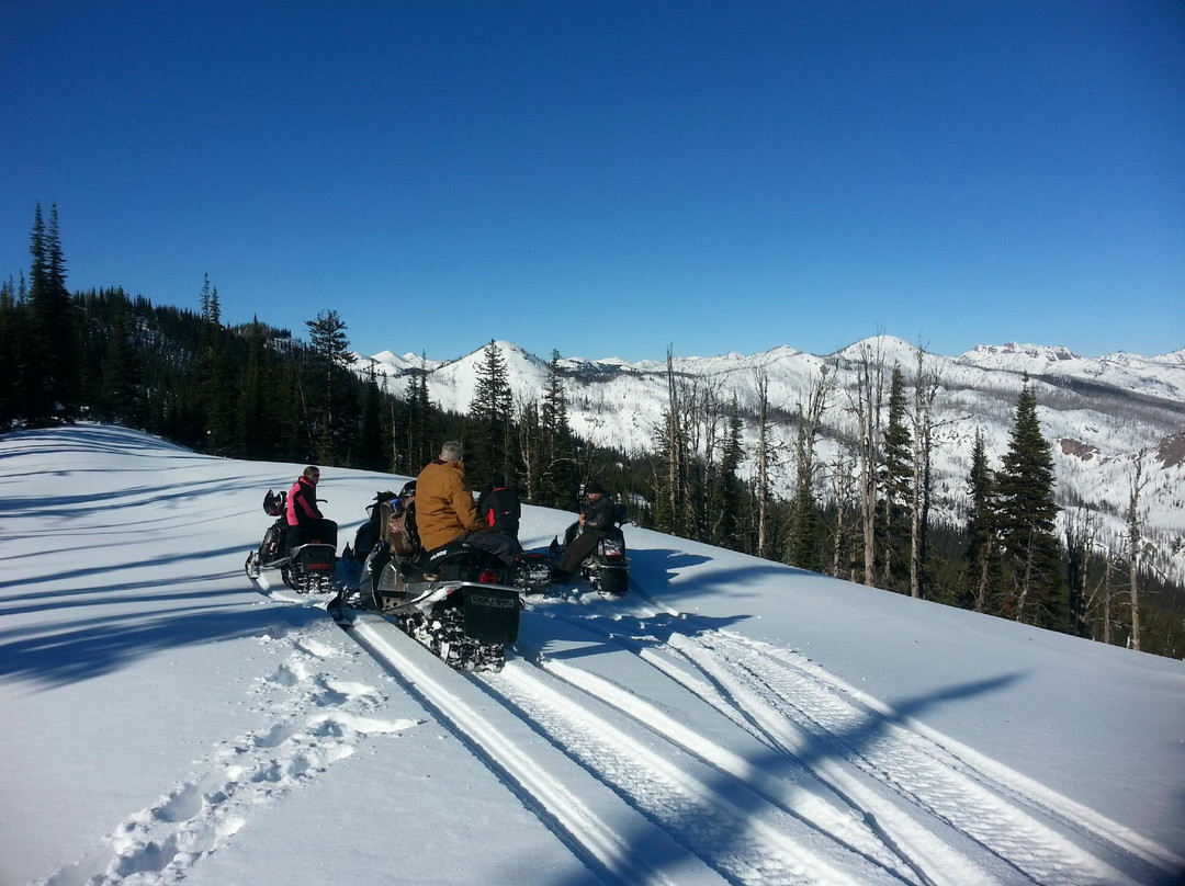 Rich Ranch Snowmobile Adventures景点图片