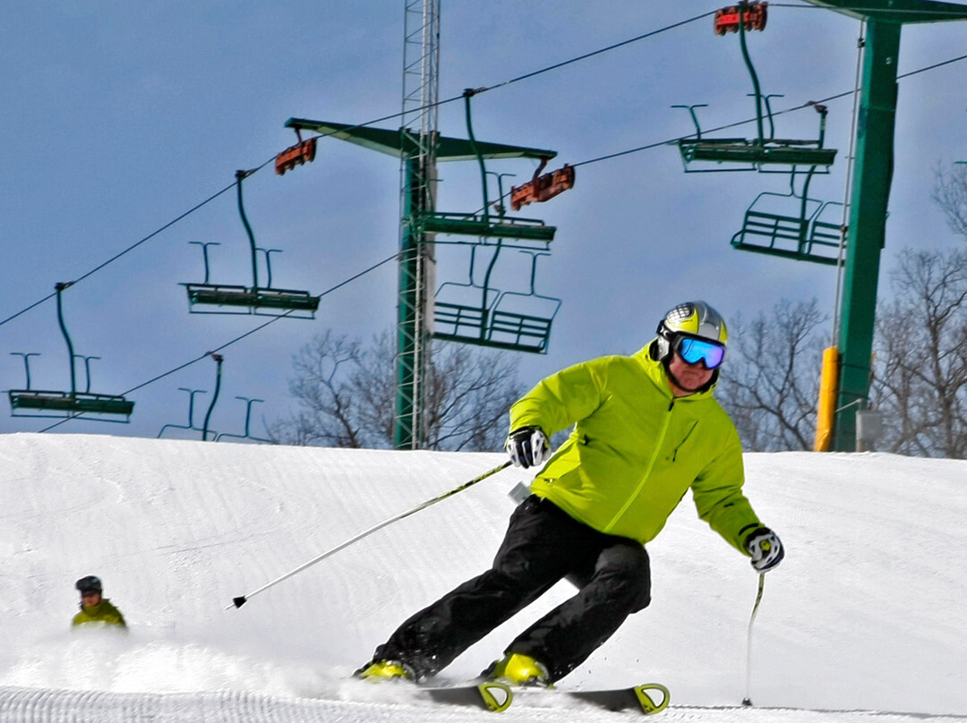 Wild Mountain Ski, Snowboarding & Wild Chutes Snow Tubing景点图片
