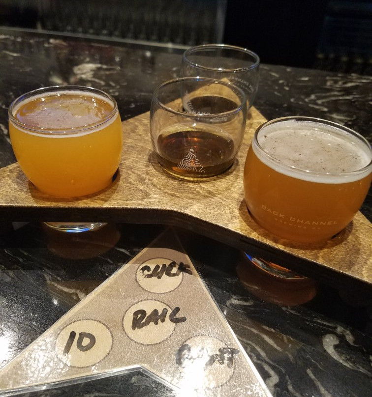 Maple Plain旅游景点-Back Channel Brewing