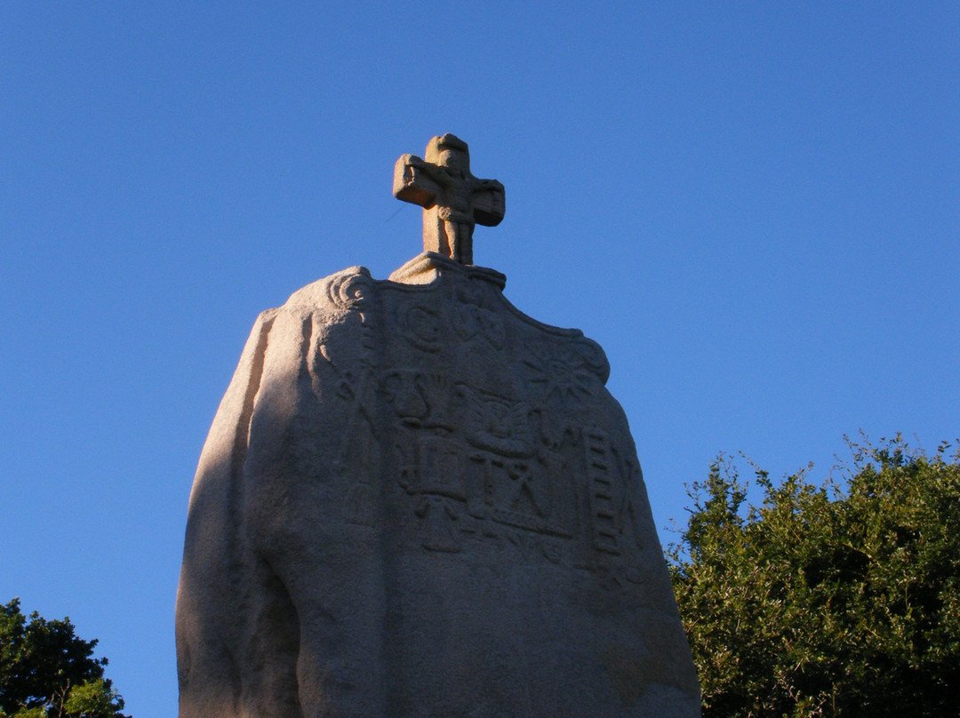 Menhir de Saint Uzec-Pleumeur Bodou必去景点