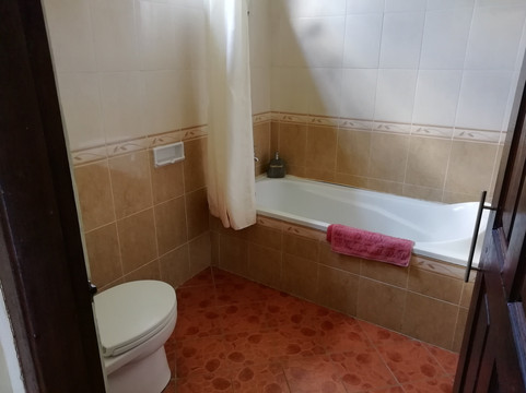 乌布塔纳瑟穆简酒店主图