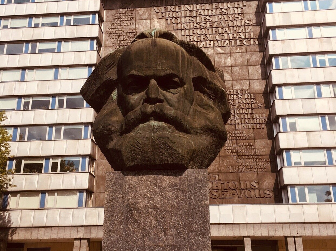 Karl-Marx-Monument-开姆尼斯必去景点