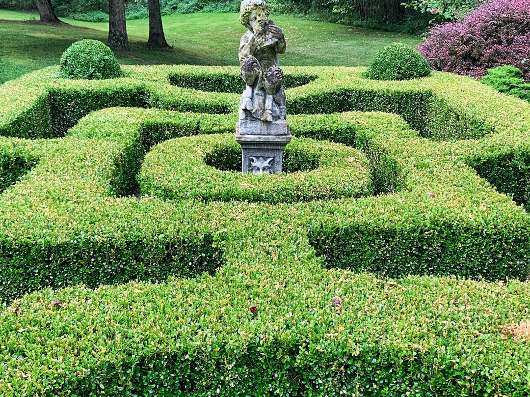 Ravenwood Castle主图