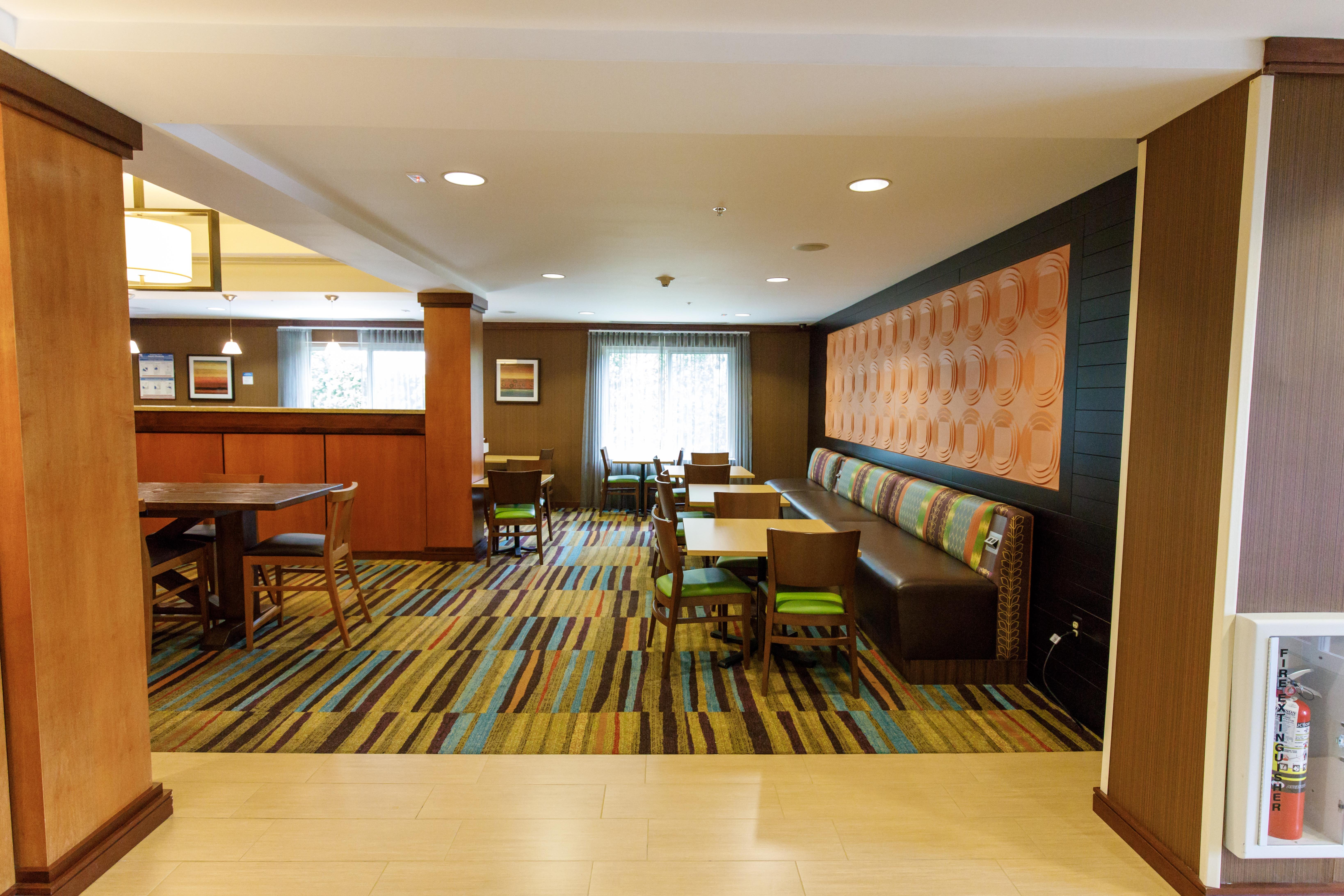 Fairfield Inn Medford Long Island-餐饮
