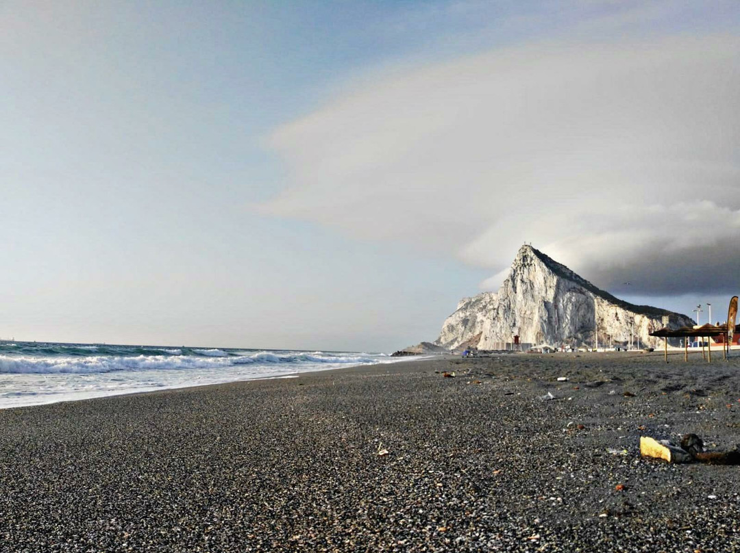 Playa de la Atunara景点图片
