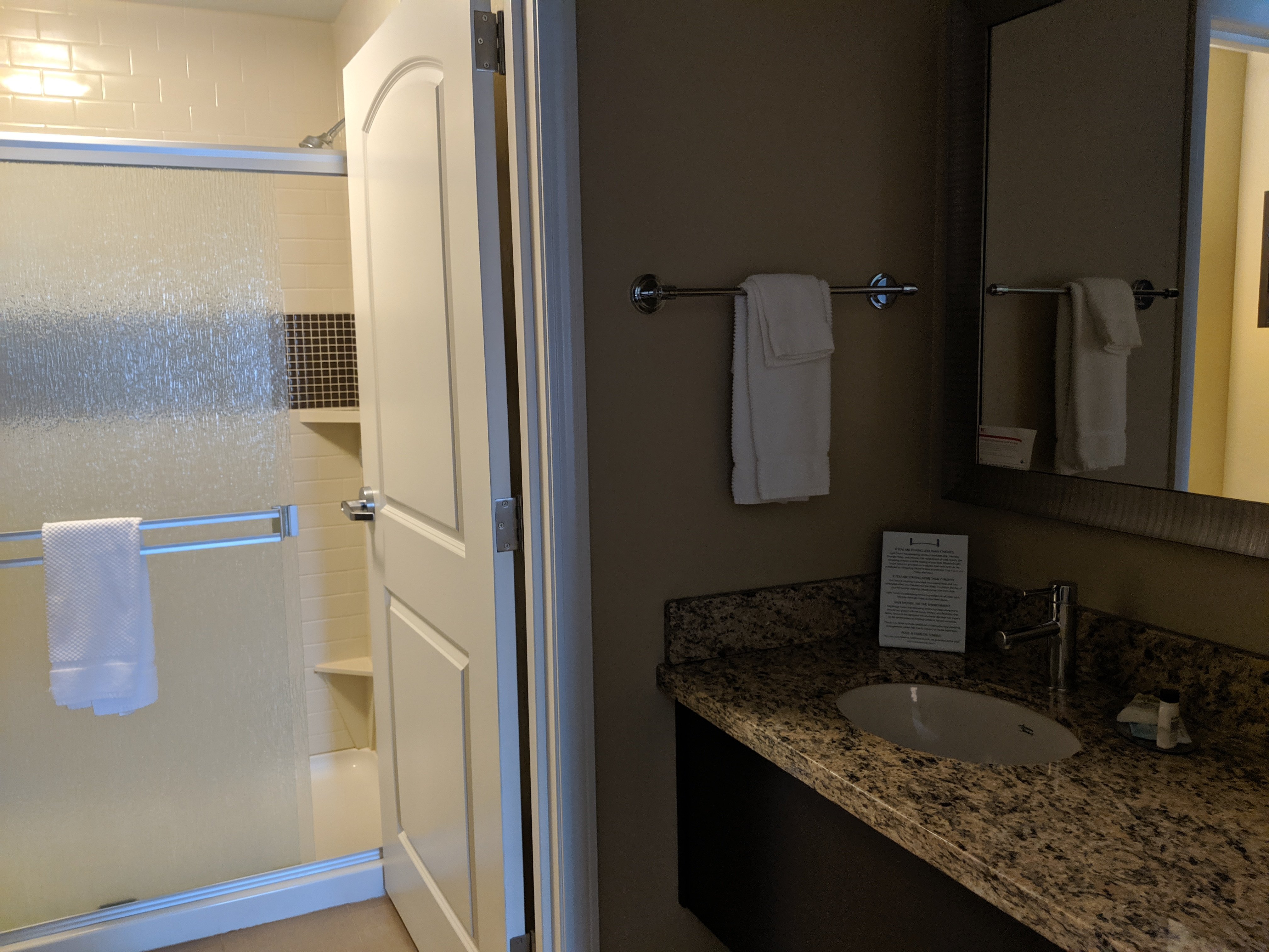 Staybridge Suites Eau Claire - Altoona, an IHG hotel-浴室