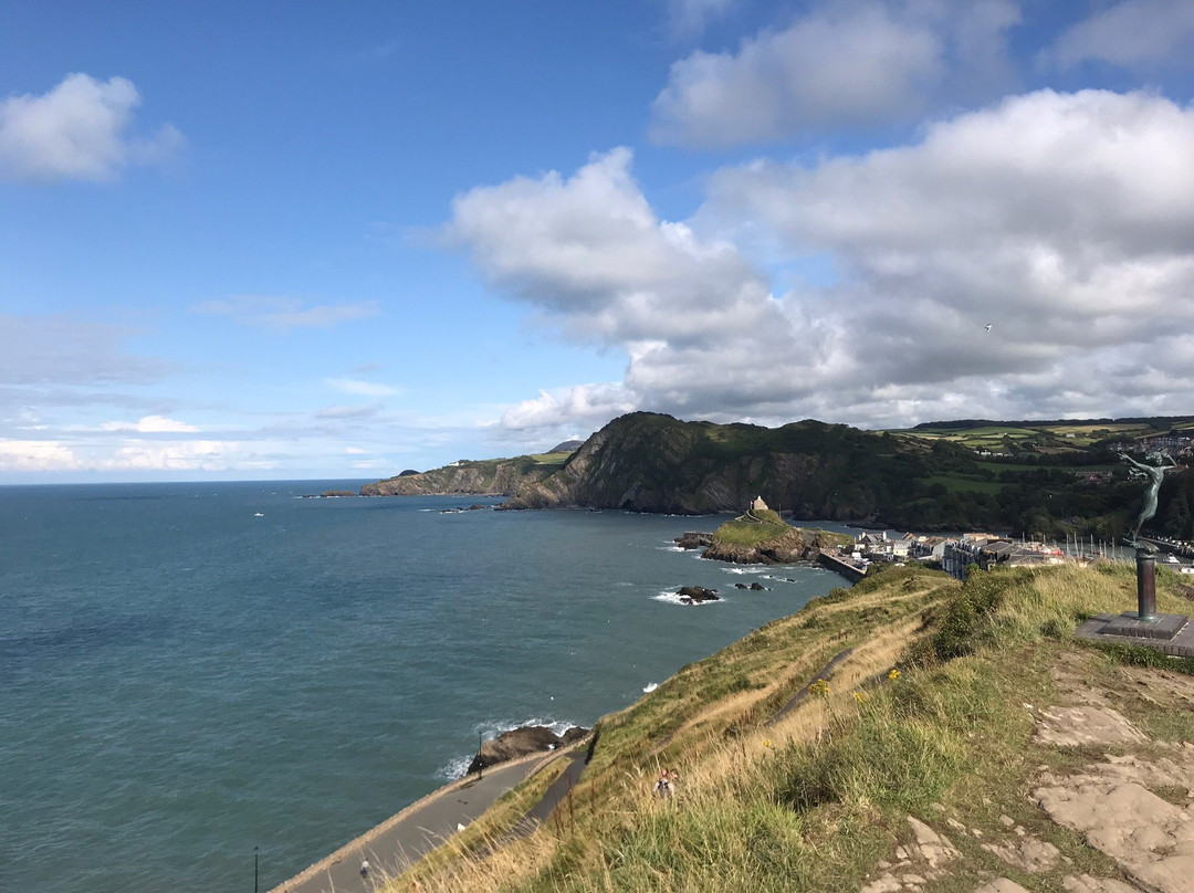 Capstone Hill-伊尔弗勒科姆必去景点