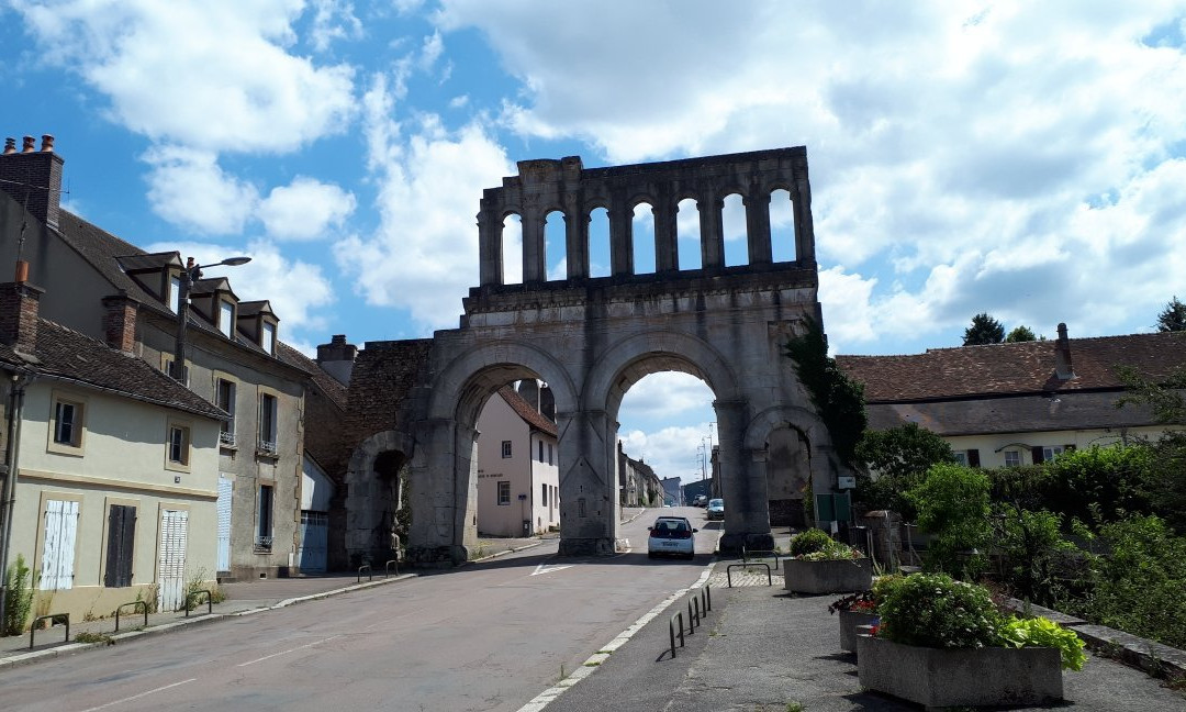 Porte d'Arroux景点图片