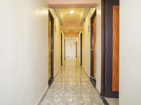 12501 Hotel Krishna Palace主图