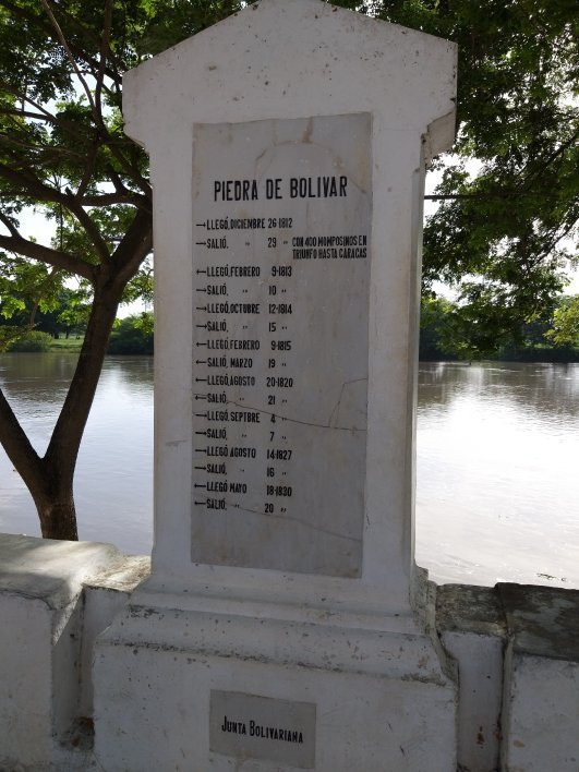 La Piedra de Bolivar-蒙波斯必去景点